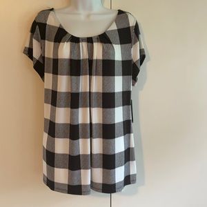 NWT worthington 2x. Very flattering neck link.